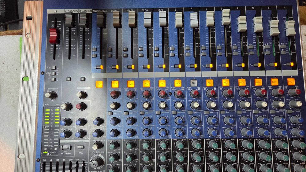 Yamaha MG16 /6fx 16 channel cu efecte