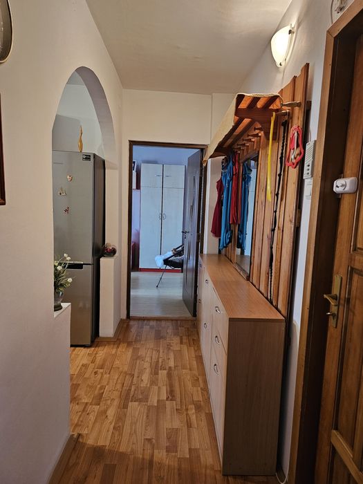 Inchiriez apartament 2 camere