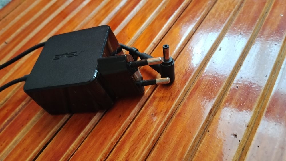 ASUS Incarcator 19V-1.75A Fuctional mufa subțire