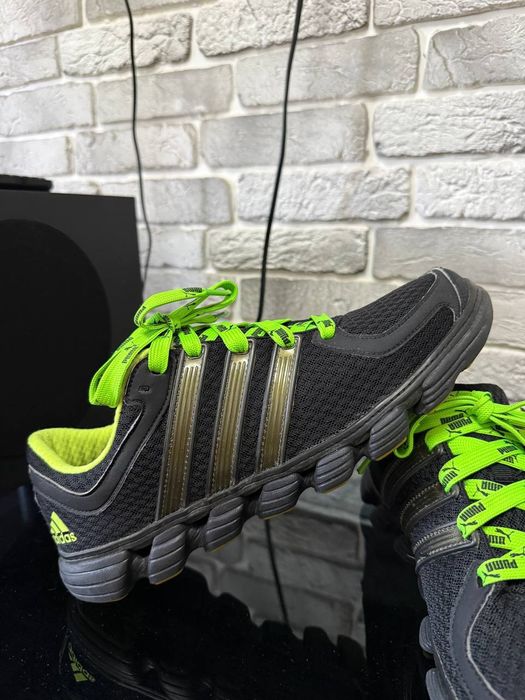 Оригинальные кроссы adidas