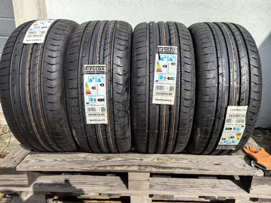 225/40/18 Фулда ДОТ 2021 г - Чисто Нови - САМО 2 броя гуми