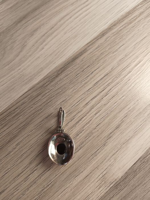 Сребърни обеци с черен камък