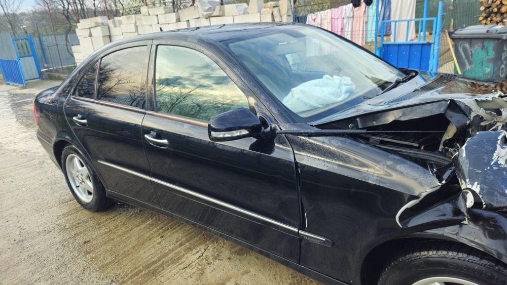 Eclass w211  avariat