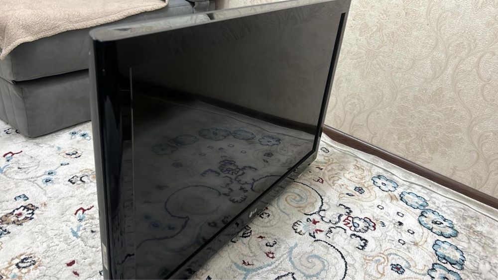 Теливизор LG срочно!!!