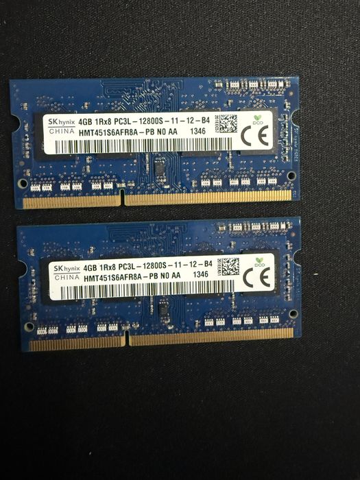 Vând 2 plăcuțe de memorie RAM pentru laptop, SK Hynix, 4 GB fiecare (8 GB în total).