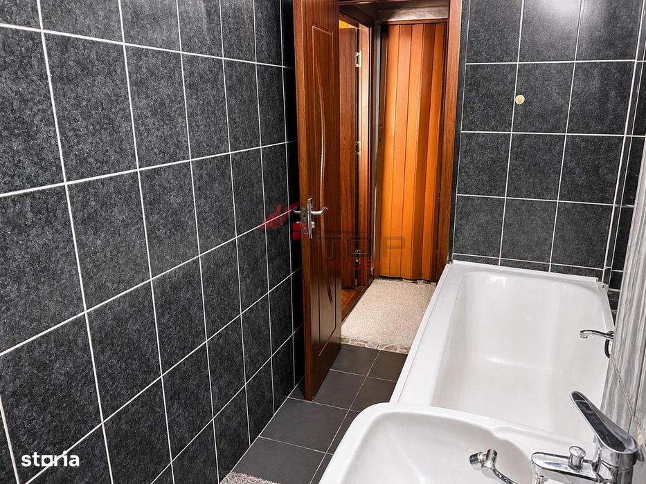 Vanzare apartament 3 camere - Podu Ros - etaj 2