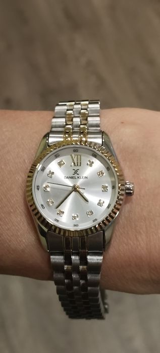 Часы наручные женские