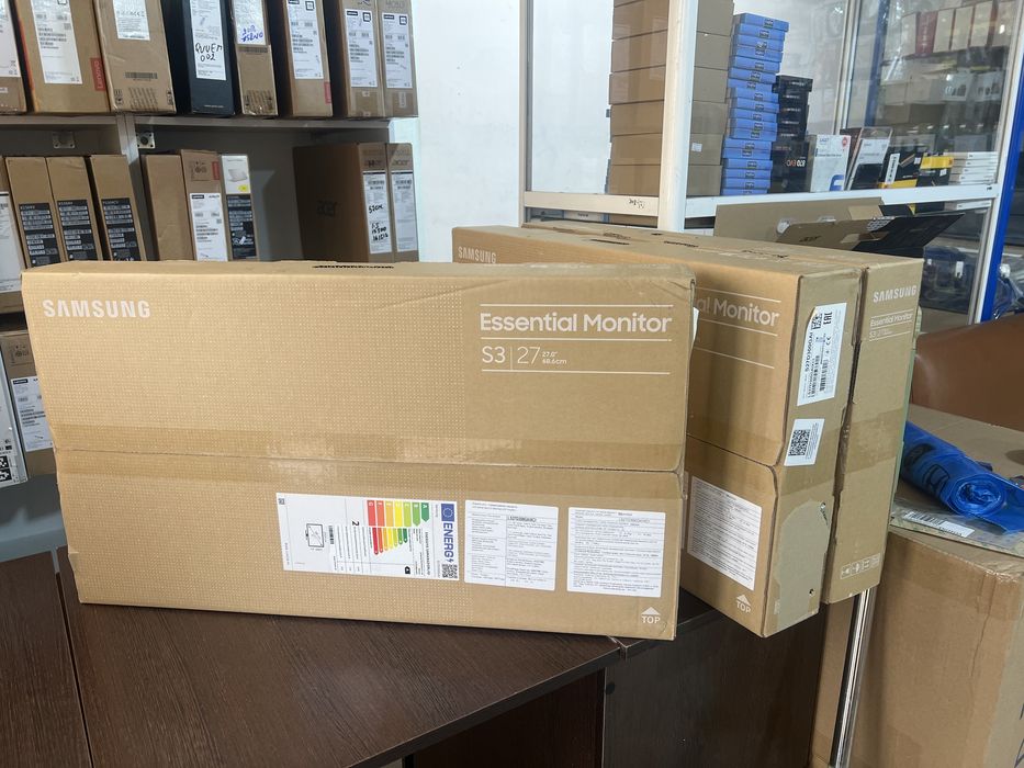 Samsung Essential Monitor