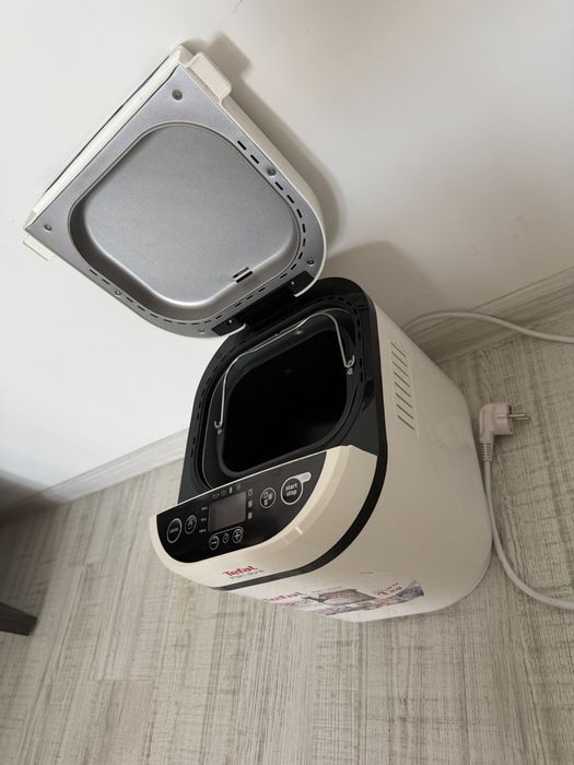 Masina de facut paine Tefal Pain Dore 12 programe 1kg B13-A