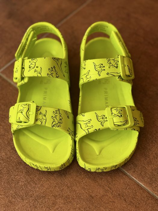 Детски сандали :)