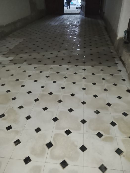 Bruschatka izvestnyak va kafel soklga teramiz