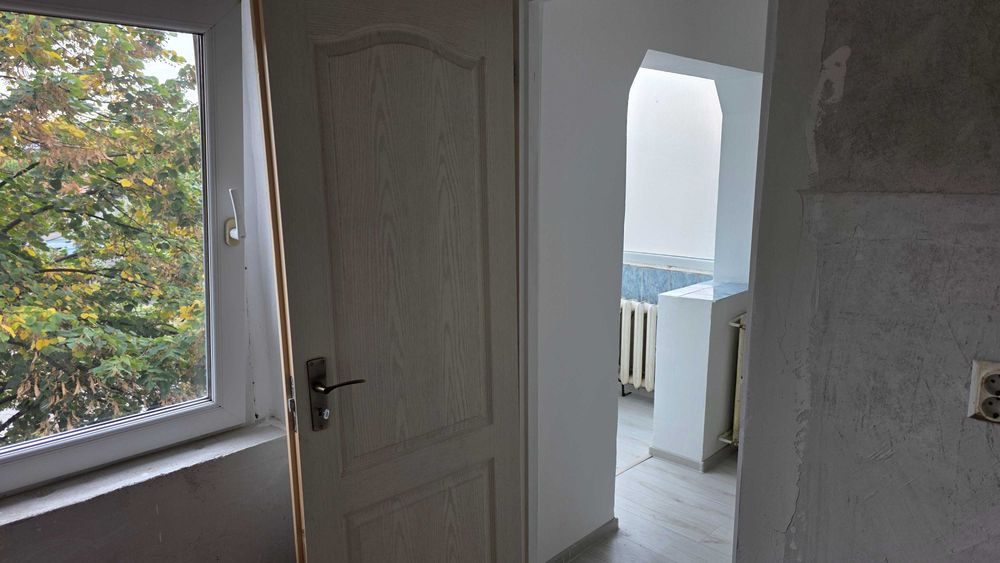 Proprietar, Garsonieră de vânzare, etaj 2 – B-du Dimbovita