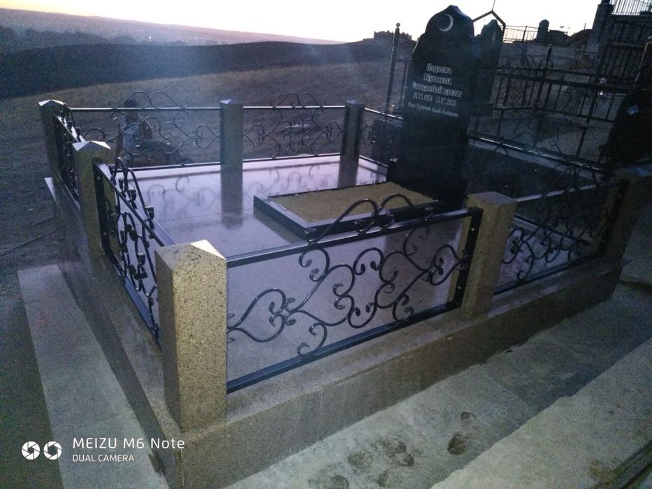 Памятники. Благоустройство могил