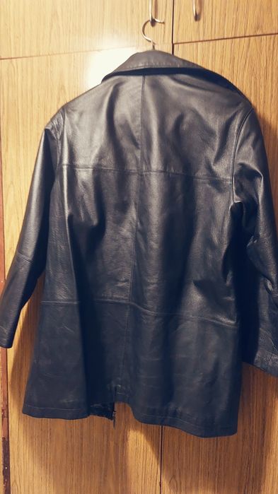 Продавам кожено сако естествена ложа