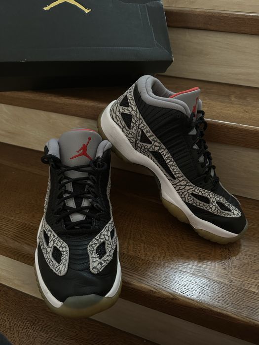 Air Jordan 11 Retro Low