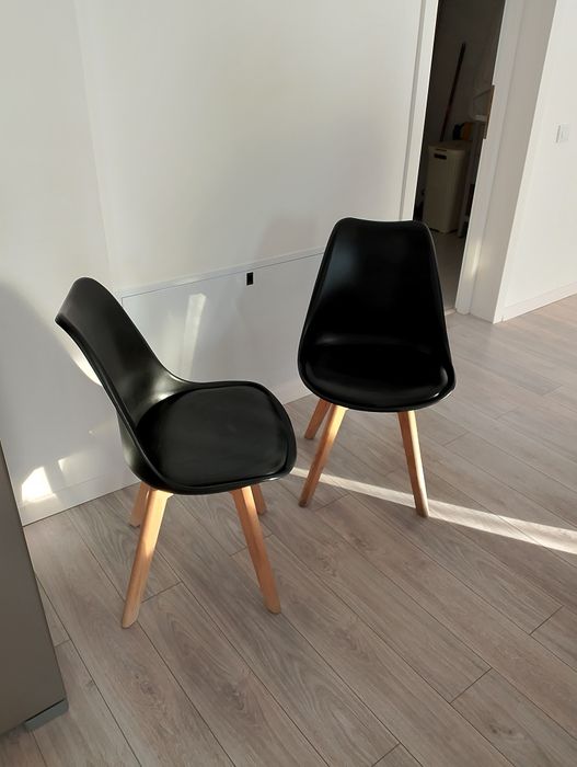 Vând set două scaune