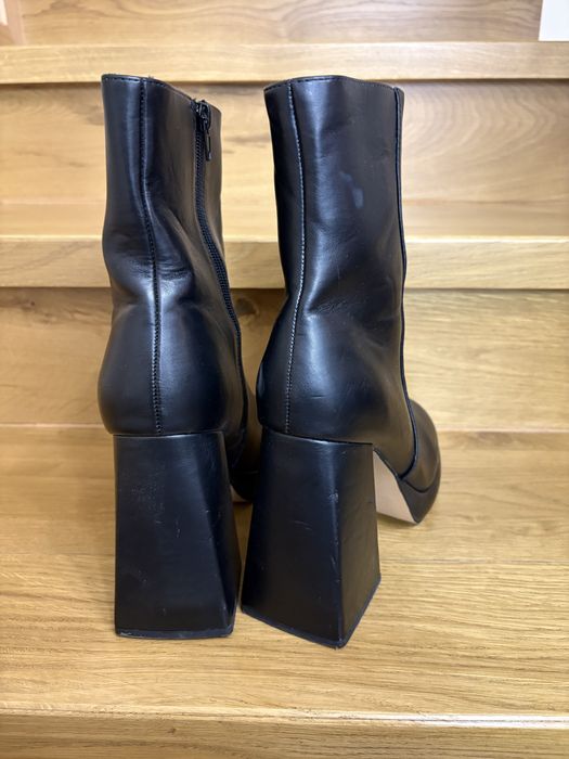 Дамски ботуши на ток