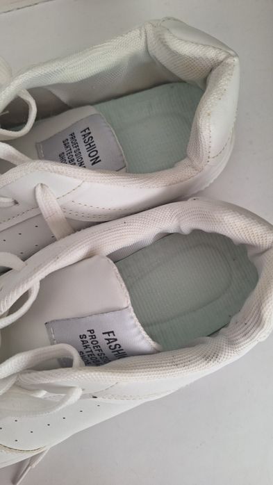 Кроссовки в отличном состоянии