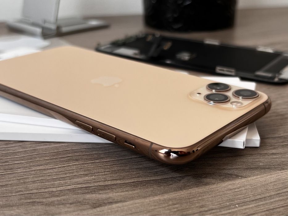 iPhone 11 PRO MAX, НА ЧАСТИ - дисплей, корпус, букса, камера и др.