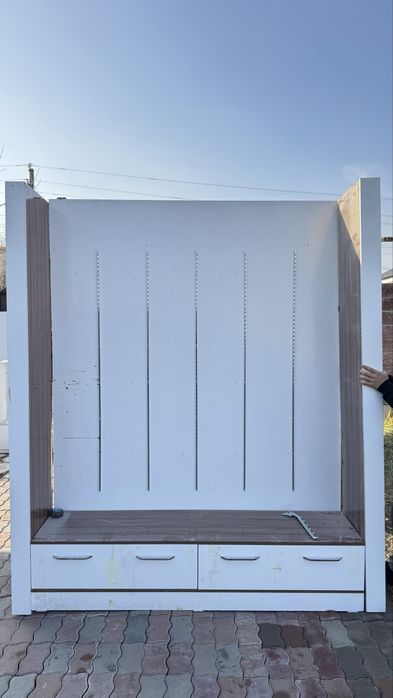 Шкаф вертикальный