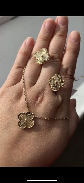 Золотые сережки ван клиф