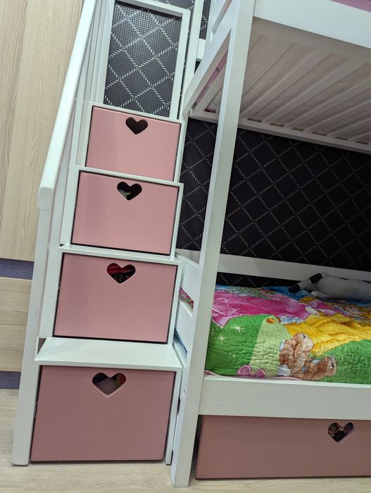 Продам двухярусную кровать