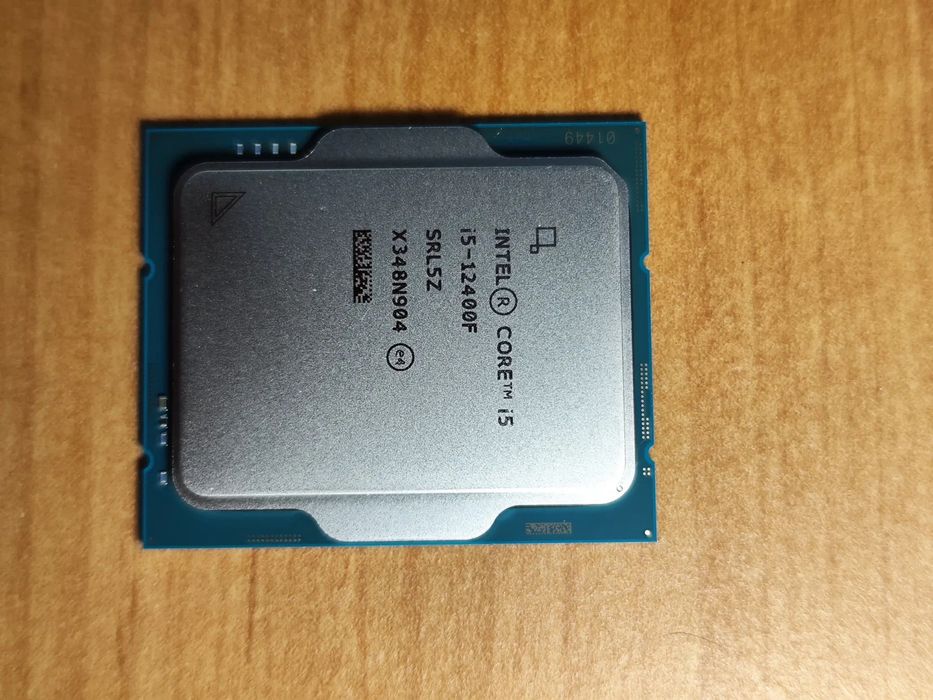 Процессор Intel i5 12400f