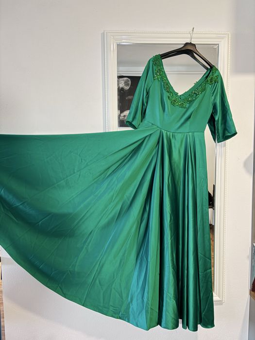 Rochie elegantă unicat, creată de designerul Georgiana Punkosti