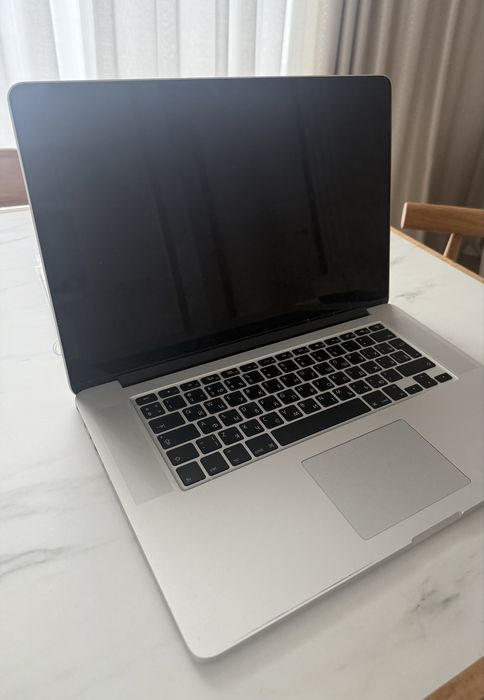 MacBook Pro (с дисплеем Retina) 15 дюймов