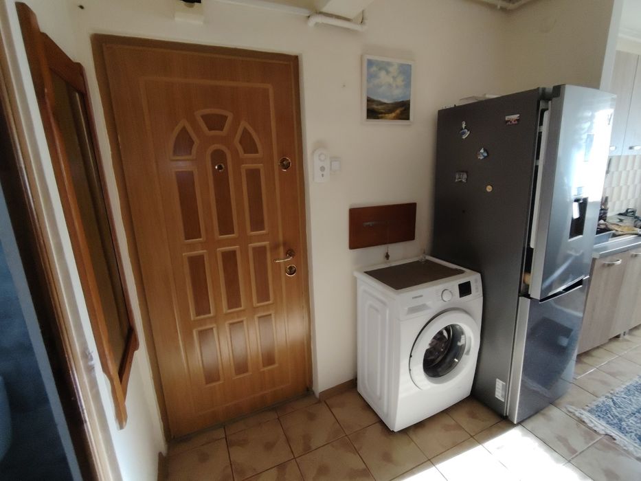 dau in chirie apartament cu 2 camere + parcare acoperita