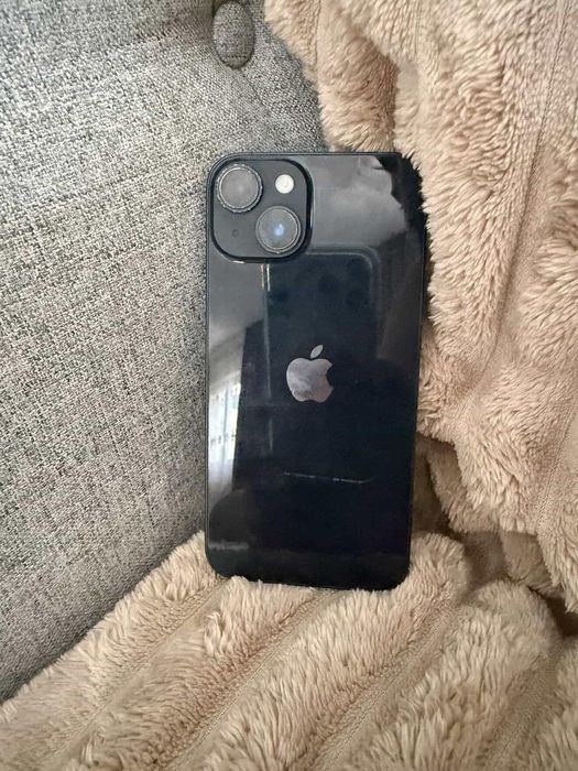 Vând IPhone 14 negru și schimb
