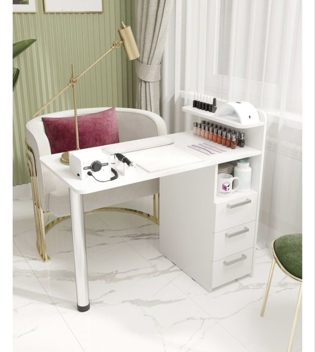 Маникюрный стол, новый