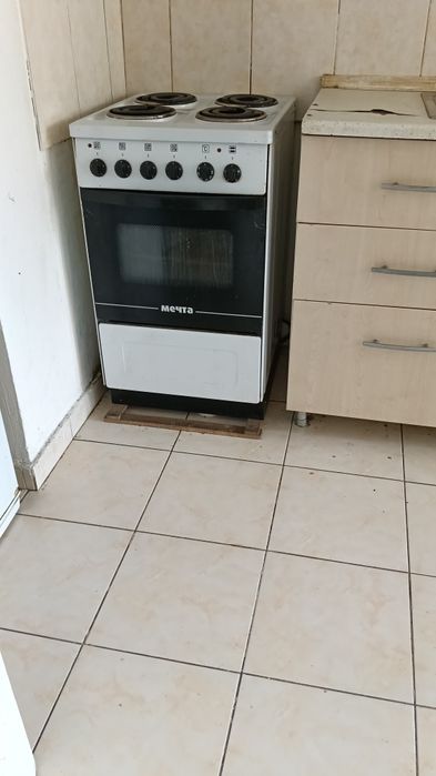 Электрическая плита 4 конфорками
Тип: Отдельно стоящая электрическая