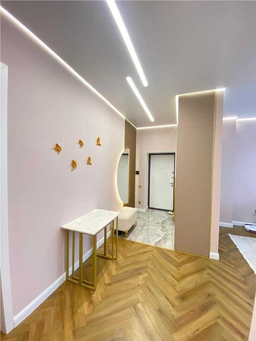 продается 3 комнатная квартира студия