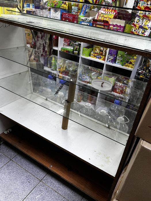 Стеклянная полка для магазина