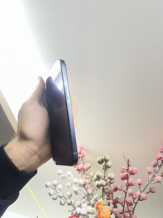 Продам IPhone 15 128GB
