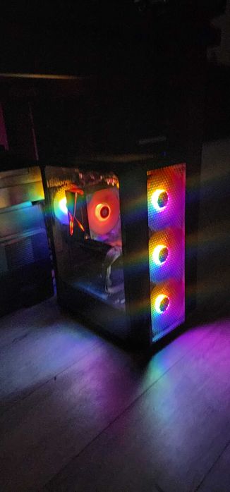 Мощен геймърски PC Ryzen 7 7700 64GB RAM RX 7700 M2