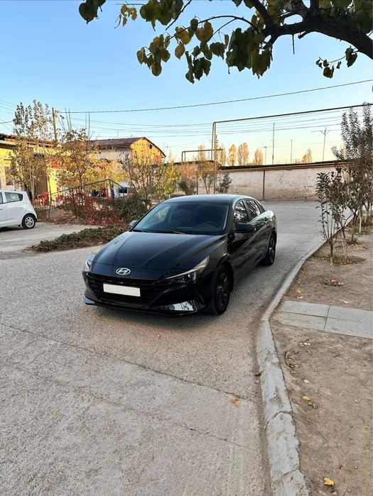 Hyundai Elantra 2022 года выпуска