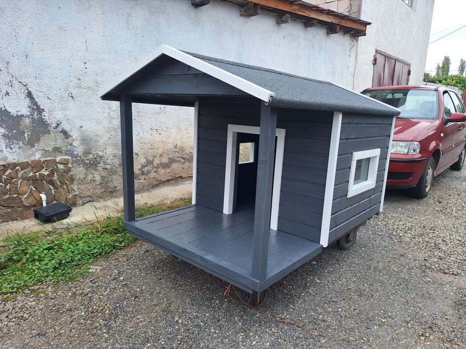 Cușcă câine izolată cu încălzire.