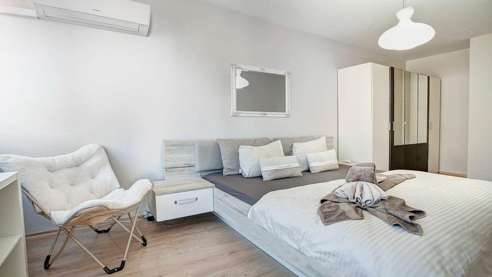 Дава се под наем Двустаен апартамент в София, Център - 82 кв.м за 877.71 € - Снимка #5