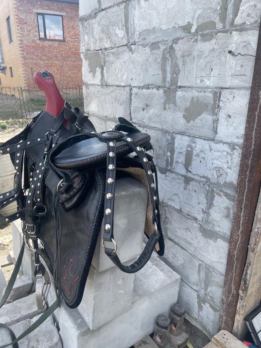 Продам седло для лошади ертоқым