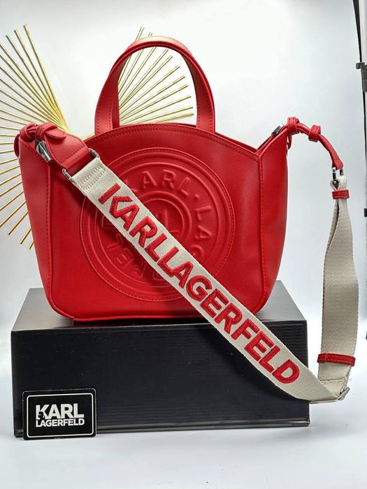 Стилна дамска чанта