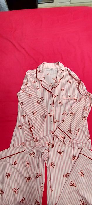 Pijamale noi și halat pluș