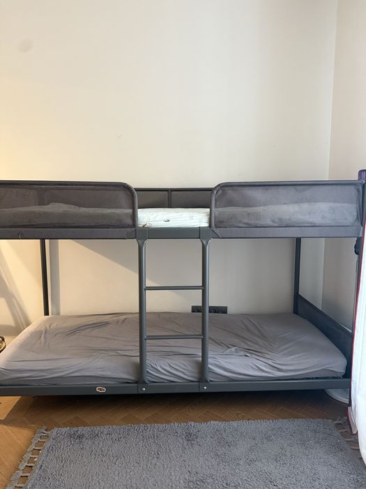 Продам кровать ikea с матрасами