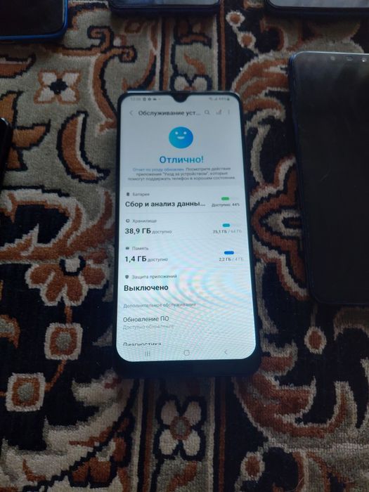 Продам телефоны  4/64GB