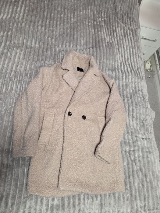 Продавал палто Bershka