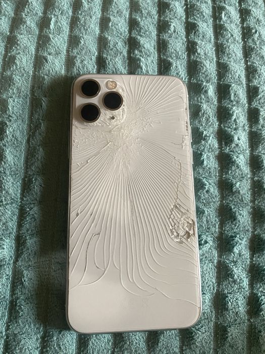 IPhone 11 в хорошем состояние