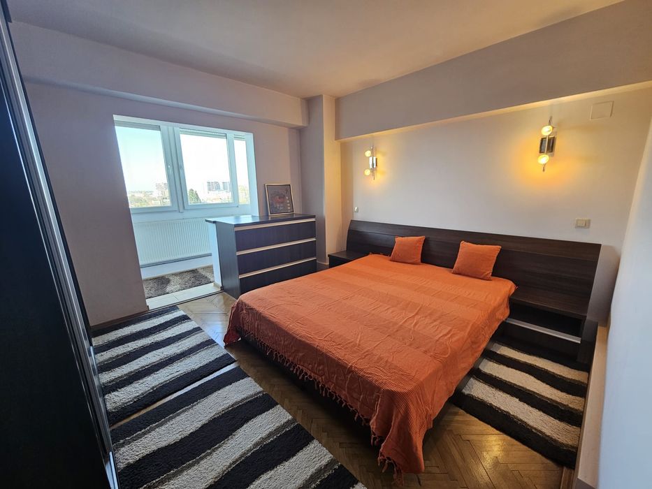 Proprietar vand apartament 3 camere