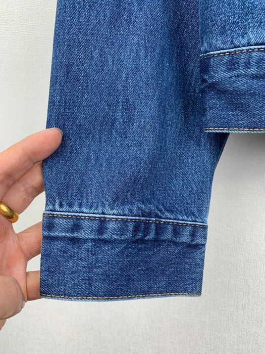Gucci Denim Kurtka Zestaw. Setul acesta de denim este realizat din