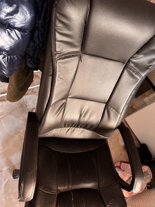 Кресло офисное,  черное